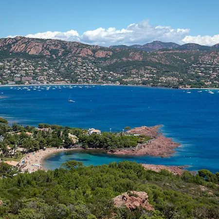 Climatise 2/3 Pers, Balcon, A 50m De La Et 200m Du Centre-ville De Saint-raphael - Fr-1-466a-49 Apartmán *